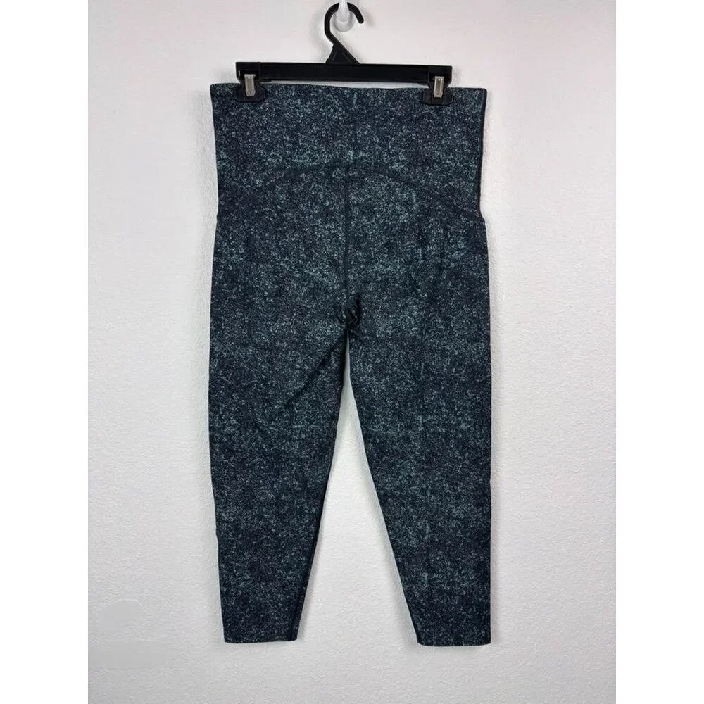 Spanx women's XL green booty boost printed active leggings cropped athletic‎